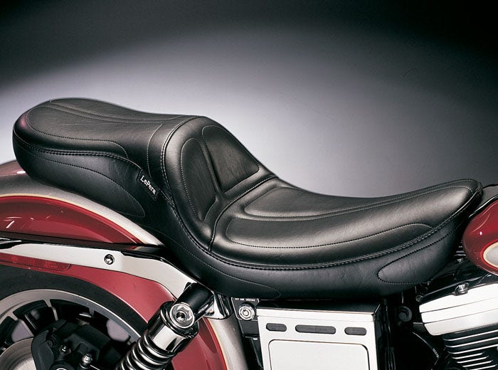 Le Pera Stitch 2 Up Black Maverick 1 Piece Seat Harley Dyna 06-16
