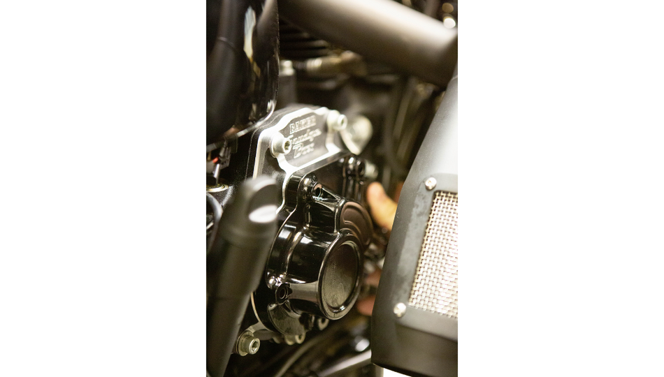 Baker DT Function-Formed Gloss Black Trans Side Cover for Harley 06-23 Big Twin