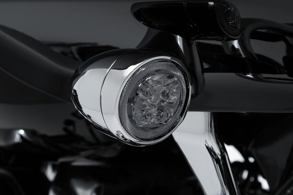 Ciro FANG® White Halo Front Signal Light Inserts With Bezel (Dual Circuit)