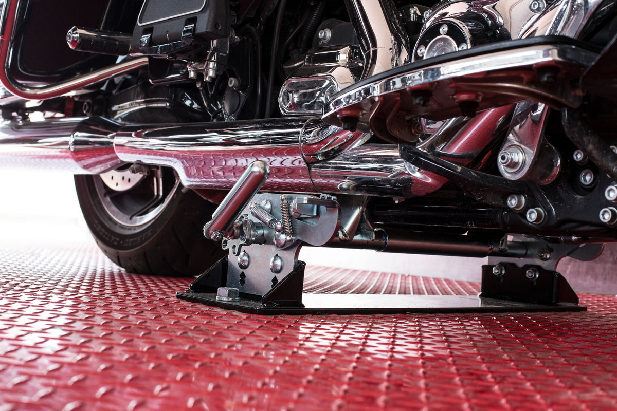 B&W MC2302 Biker Bar Strapless Motorcycle Removable Clamp Bar Dyna Softail V-Rod