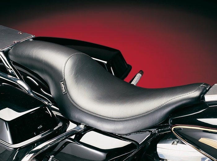 Le Pera LH-867 Silhouette Smooth Full Length Seat Harley FLHT FLTR 02-07