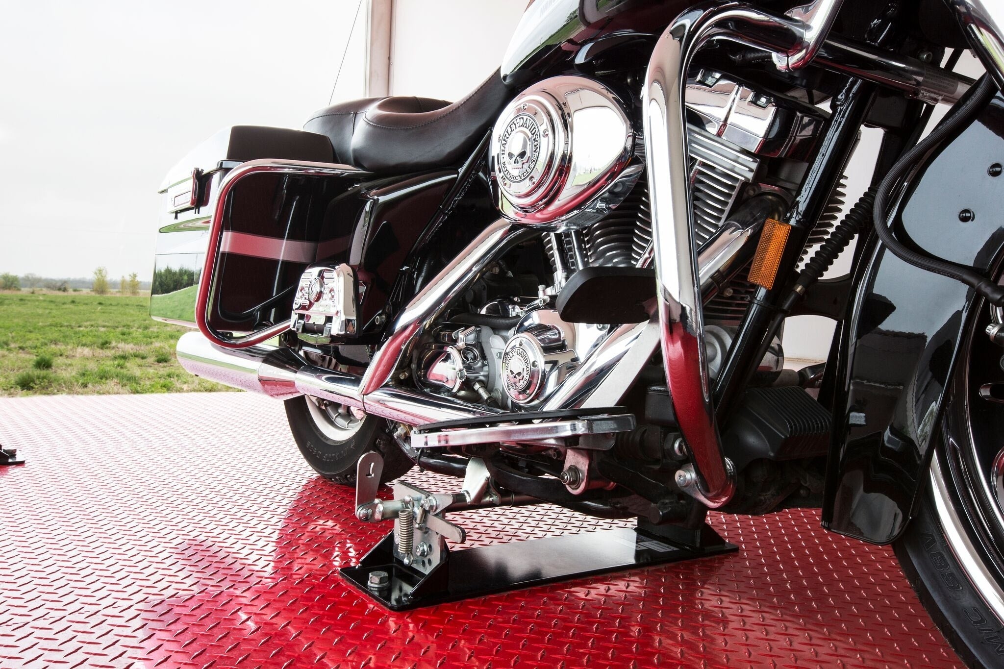 B&W MC2302 Biker Bar Strapless Motorcycle Removable Clamp Bar Dyna Softail V-Rod