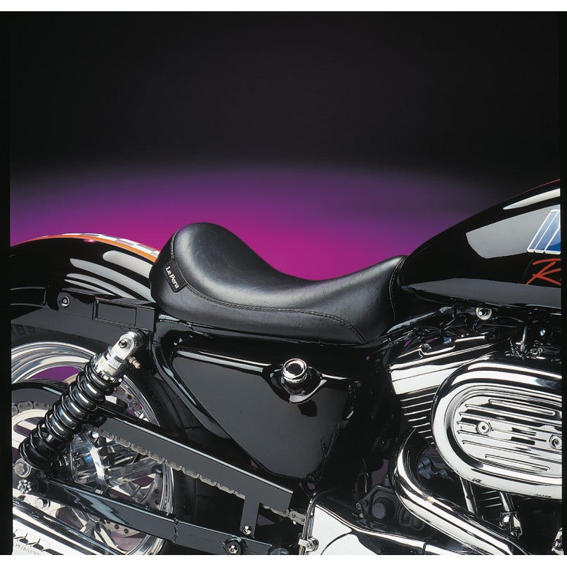 Le Pera Slihouette Black Smooth Solo Seat 4 Harley 86-03 XL Models W/4.5 Gal Tank
