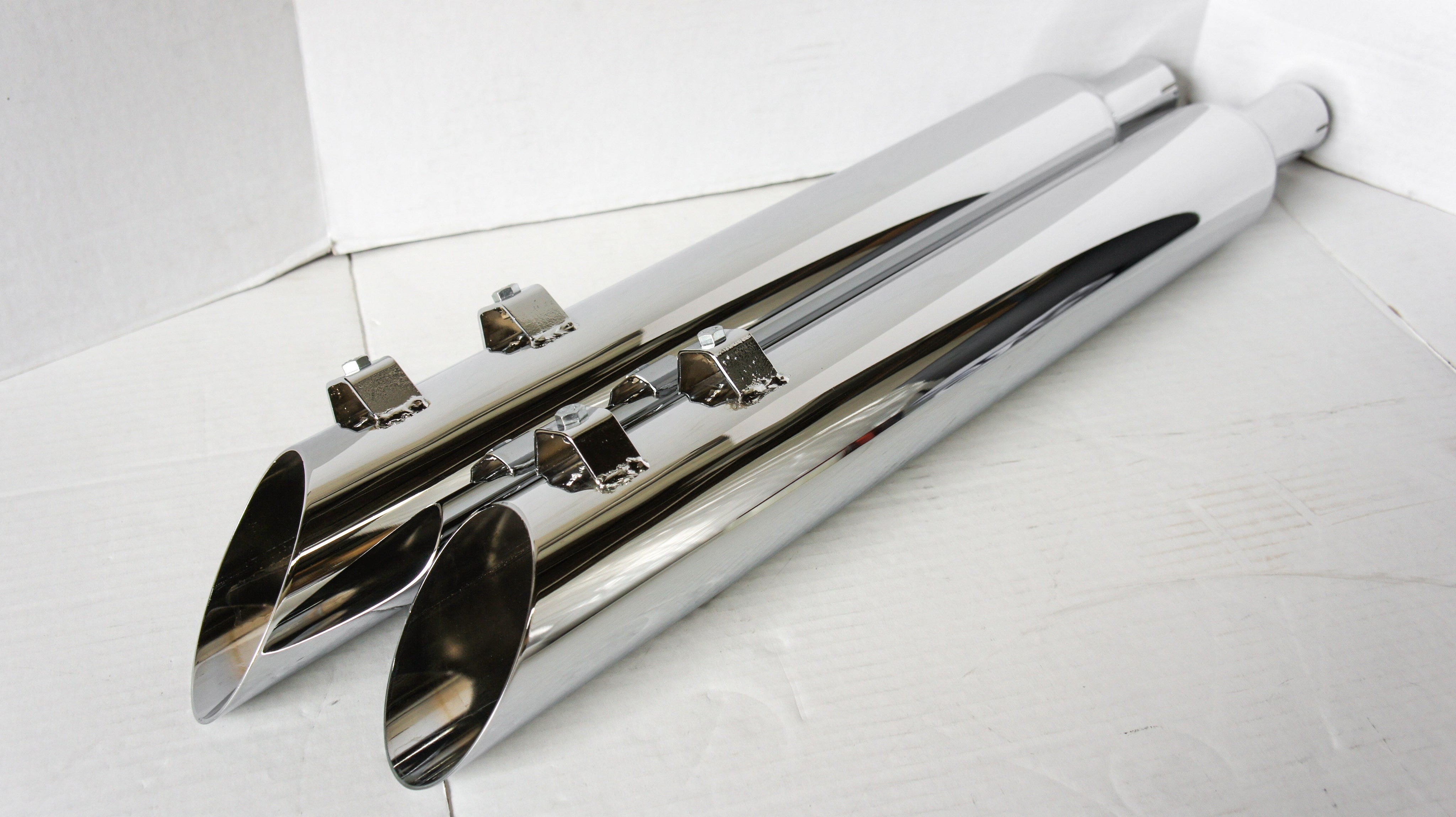 Jones Exhaust Full Boar Slash Up Slip-On Muffler 2.0" Baffle Harley FLH 95-15 | JAC3123MCRV200