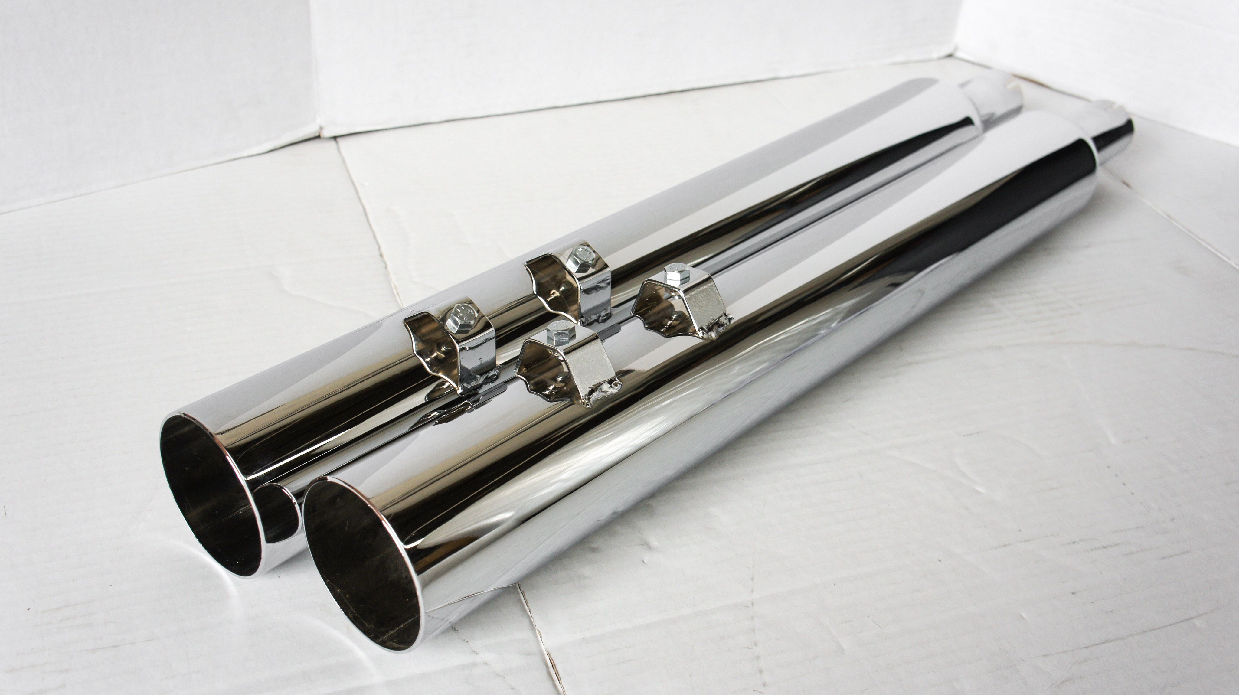 Jones Exhaust Full Boar Straight Cut Slip-On Muffler 2.5" Baffle Harley FL 95-15 | JPT3123MC250