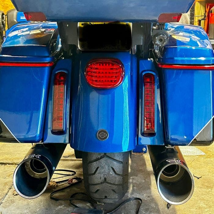 HOGWORKZ Vivid Black Illumina Flush Fender LED System for Harley Touring '14-'25