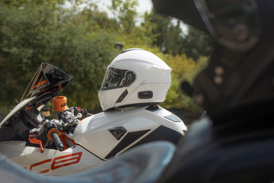 Sena Outrush R Modular Flip-Up Bluetooth Smart Helmet White DOT ECE SM-3XL