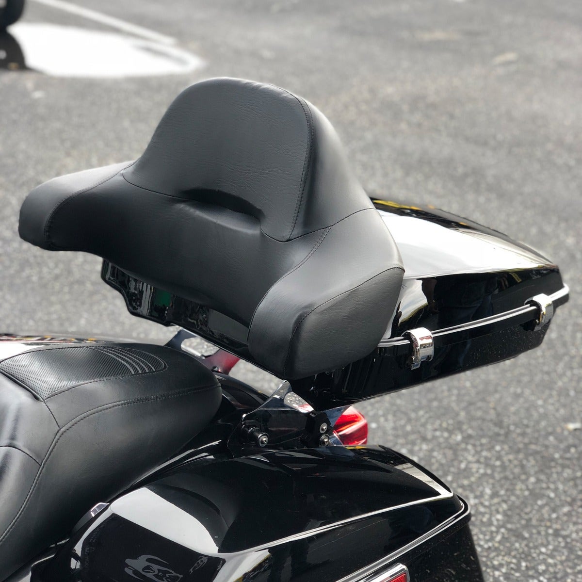 Hogworkz Vivid Black Chopped Tour Pack Full Backrest Chrome