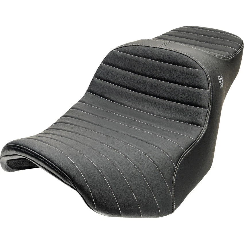 Slyfox Chariot Seat - Silver Classic Stitch - Harley FLH/FLT '23.5-'26 4729B