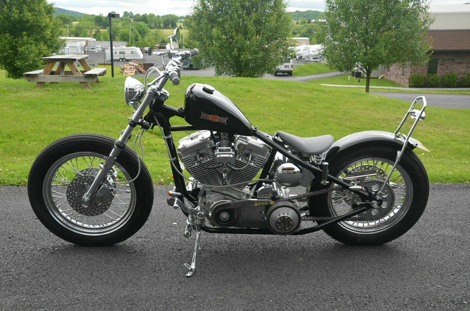 インヴェル　タンクトップ　GG V-Twin 38-0066 2.5 Gallon Frisco Peanut Bobber Chopper Custom